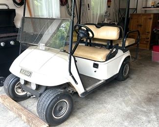 2000 EZ GO Golf Cart with 6 Trojan batteries 