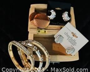 w3 pair earrings and 3 bracelets4401 t