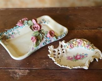 Porcelain trinket dishes