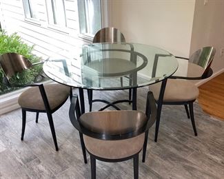 Modern Stye Glass Top Round Dining Table with 4 Stainless Steel Back Dining Chairs