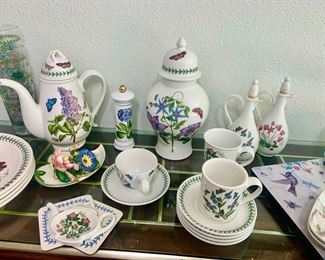 Portmeirion Exotic Botanic Garden Dinnerware Set - Set of 4 Plates, Teacup, 4 Saucers, 2 Mugs, Vinegar & Oil, Lidded Ginger Jar, Teapot, Pepper Grinder, Spoon Rest