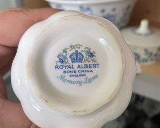 Royal Albert Memory Lane - Teapot, Sugar & Creamer