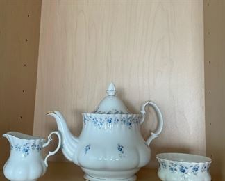 Royal Albert Memory Lane - Teapot, Sugar & Creamer