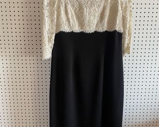 Carmen Marc Valvo White beaded Lace and Black Size 8