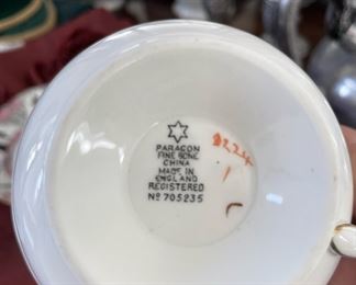 Paragon "Silhouette" Fine Bone China English Tea Cup & Saucer