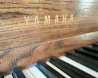 Yamaha Oak Console Piano