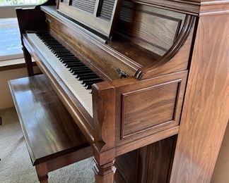 Yamaha Oak Console Piano