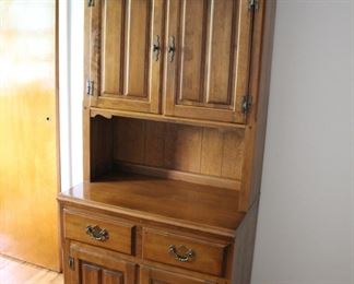 Dresser with hutch top