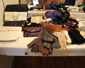 Assorted vintage gloves, purses