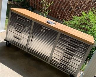 Work bench / tool storage cabinet