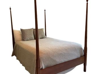 $1000 - Vintage Wood Double 4 Pencil Post Bed JV189-The Pencil Post Bed is crafted after the simple design of the modular English Field Bed made popular by British officers who transported the beds via camel to remote colonial outposts. Like it’s inspiration, our Pencil Post Bed is an exercise in minimalism with four slender, octagonal posts.
Dimensions: 81 x 57 x 74"H
Condition: Good condition.
Local pick up Chevy Chase MD. Elevator access. Contact us for shipper suggestions.