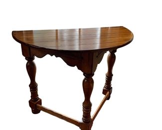 $500 -Demilune Wood Turned Leg Scalloped Apron Table LA178-28 Description: Beautiful wood half moon table. The perfect little table for your small space. In great vintage condition.
Dimensions: 40 x 22.5 x 32"H
Condition: Very good condition.
Local pick up Potomac, MD. Located on first floor. Contact us for shipper suggestions.