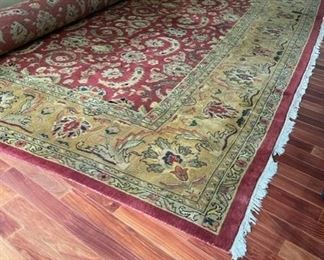 $1500 - Large Hand Knotted Red and Green Area Rug SB183-13 Description: Prominent colors of red and green throughout this gorgeous, large area rug
Dimensions:12' x 15'
Condition: very good condition
Local pick up Chevy Chase MD. Located on first floor. Contact us for shipper suggestions.