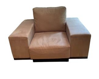 $1500 - Microsuede Cellini Italian Modular Chair SB183-37 Description: Indulge in luxury with this modular collection that redefines comfort. Thoughtfully designed with high performance materials, this modern seating collection is life-proof.
Dimensions: 43 x 34.5 x 31
Condition: Very good condition
Local pick up Chevy Chase, MD. Located on second floor. Contact us for shipper suggestions.