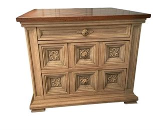 $500 - American of Martinsville Fruitwood End Table w Chevron Inlay Top SL86-4 Use as a nightstand or an end table. This piece is sure to delight! It's intricate carved façade is a showstopper!
27 x 27 x 22.5"H
Condition: Very good condition
Local pick up Chevy Chase, MD. Contact us for shipper suggestions.