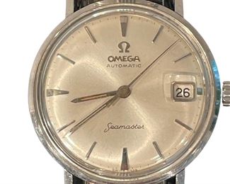 $550 - Omega Seamaster Automatic Stainless Watch 14770-2SC cal.562 1961 HH191-1 This Omega was made in 1962. This particular case model, the 14770, is known as a transition model from a “pre-de Ville” Seamaster to the Seamaster De Ville, meaning some dials would have or not have a “de Ville” under the Seamaster text. Only produced between 1960-1962. This watch is a masterful combination of strength and elegance, says Omega’s 1960’s marketing team.
There are printed minute marks around the dial and beautifully applied hour baton indices, with obelisk shaped indices for the 12, 6, and 9. Below the 12, the applied Omega logo is in gold, matching the champagne dial. Above the 6, you have the word “Seamaster” which in this model, collectors describe as the “coat hanger S” and “swiss made” is proudly found below the 6 o’clock.
Condition: Very good.
Local pick up Bethesda, MD. We will ship at buyer's expense.