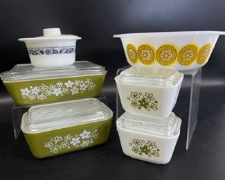MCM VINTAGE PYREX LIDDED BOWLS AND CONTAINERS 6 total
