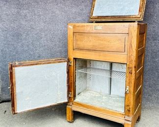 Vintage Solid Wood Ice King Zinc Lined Ice box raised panel
