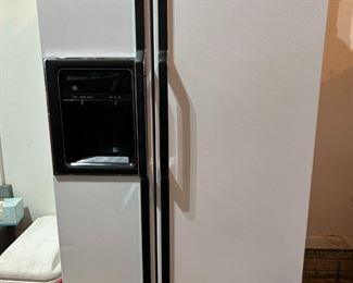 General Electric Side by Side Refrigerator