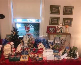 Items Located In The 2nd Bedroom ~ Vintage Christmas Decor