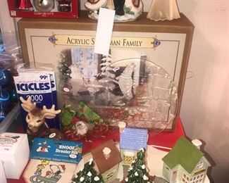 Items Located In The 2nd Bedroom ~ Vintage Christmas Decor