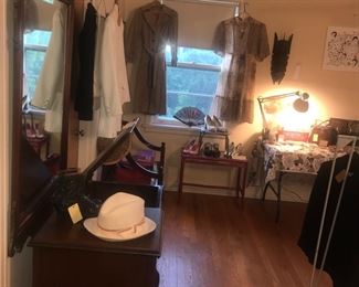 Items Located In The 3rd Bedroom ( MASTER)