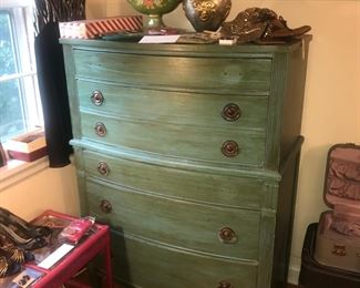 Items Located In The 3rd Bedroom ( MASTER)