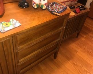 Items Located In The 3rd Bedroom ( MASTER) ~ Vintage American Of Martinsville Bedroom Set ~ Dresser With Two Mirrors & Two Nightstands