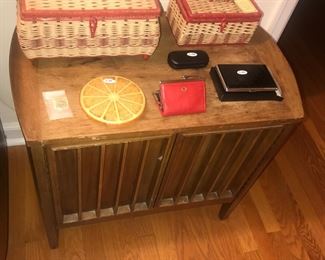 Items Located In The 3rd Bedroom ( MASTER) ~ Vintage American Of Martinsville Bedroom Set ~ Dresser With Two Mirrors & Two Nightstands