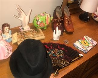 Items Located In The 3rd Bedroom ( MASTER)