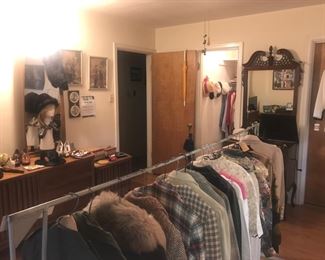 Items Located In The 3rd Bedroom ( MASTER) ~ Vintage Womens Clothing Hats & Purses