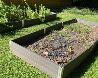 Garden Beds (2 long beds) - customer must take apart