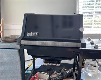 Weber grill with tank