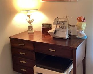 Singer machine cabinet