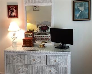 White wicker dresser w/mirror