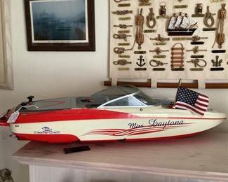 Mastercraft Ski Sports Boat, 31"