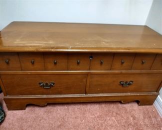 Lane cedar chest