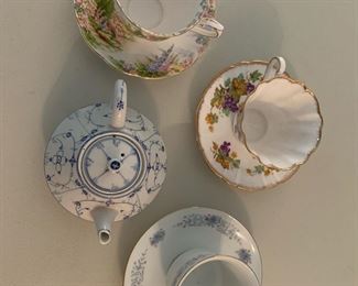 Tea cups and tea pot. But you knew that.