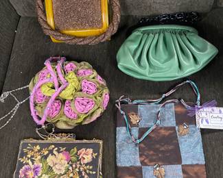 ANTIQUE AND VINTAGE PURSE COLLECTION