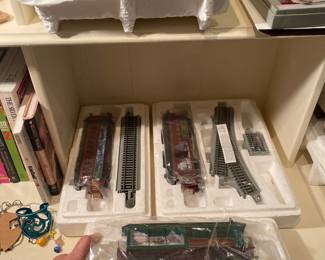 THOMAS KINCADE TRAIN SET