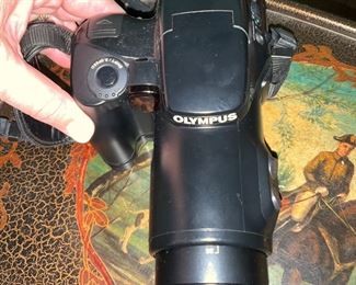 OLMPUS 35 MM FILM CAMERA