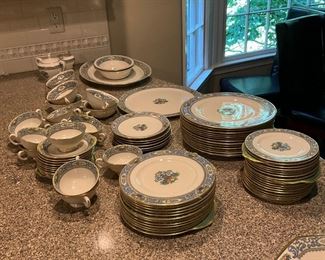 LENOX AUTUMN DINNER SERVICE