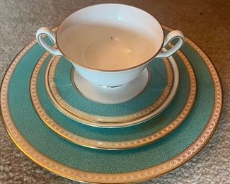 Wedgewood Ulander  Bone China set of  12 W.1503