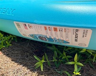 Field & Stream BLADE 80 Kayak + CHUTE 240cm paddle (NEW still with tags)