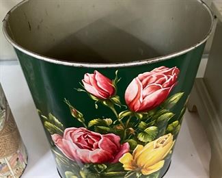 Rose Themed Trash Can