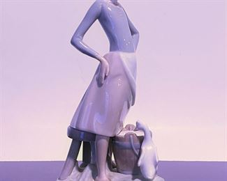 Another Lladro Porcelain figurine from Spain 4682 Girl with milk pail and goose