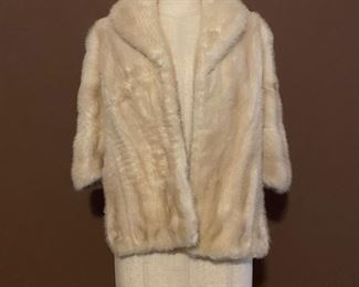 Vintage blond mink fur cap stole by Bifano's of Dallas, Texas