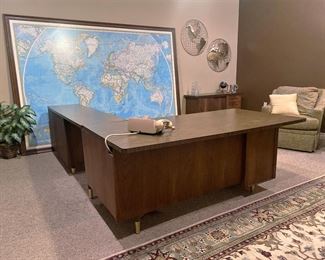 Mid century executive desk & return with local history.  Very television show ‘Mad Men’ vibe.   This item has been in the same family since new when it was the working desk of a local Texas oilman.