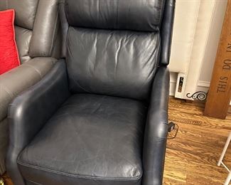 Leather lift chair 