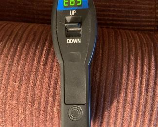 #5	LazyBoy Lift Chairs w/remote - 18.5" Seat Width	 $300.00 
